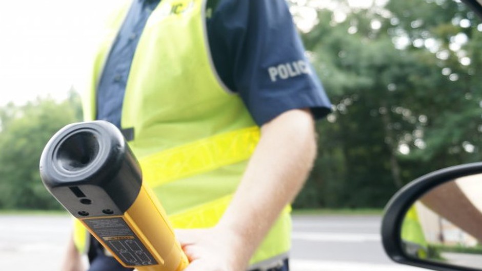 Obraz pochodzący z serwisu https://slaska.policja.gov.pl/kat/informacje/wiadomosci/386142,Pijany-kierowca-wpadl-dwa-razy-w-ciagu-48-godzin.html