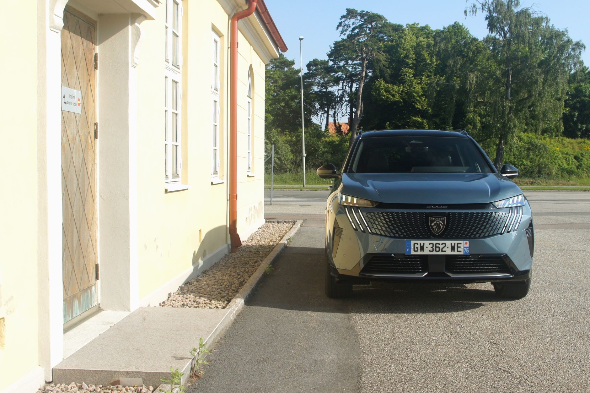 Peugeot E-5008 w pierwszym teście