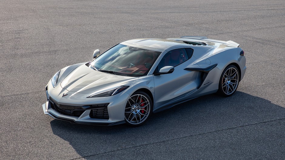 2023-Chevrolet-Corvette-Z06-001