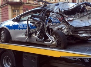 Wzrosła liczba kolizji z udziałem radiowozów, ale coraz rzadziej winni są policjanci