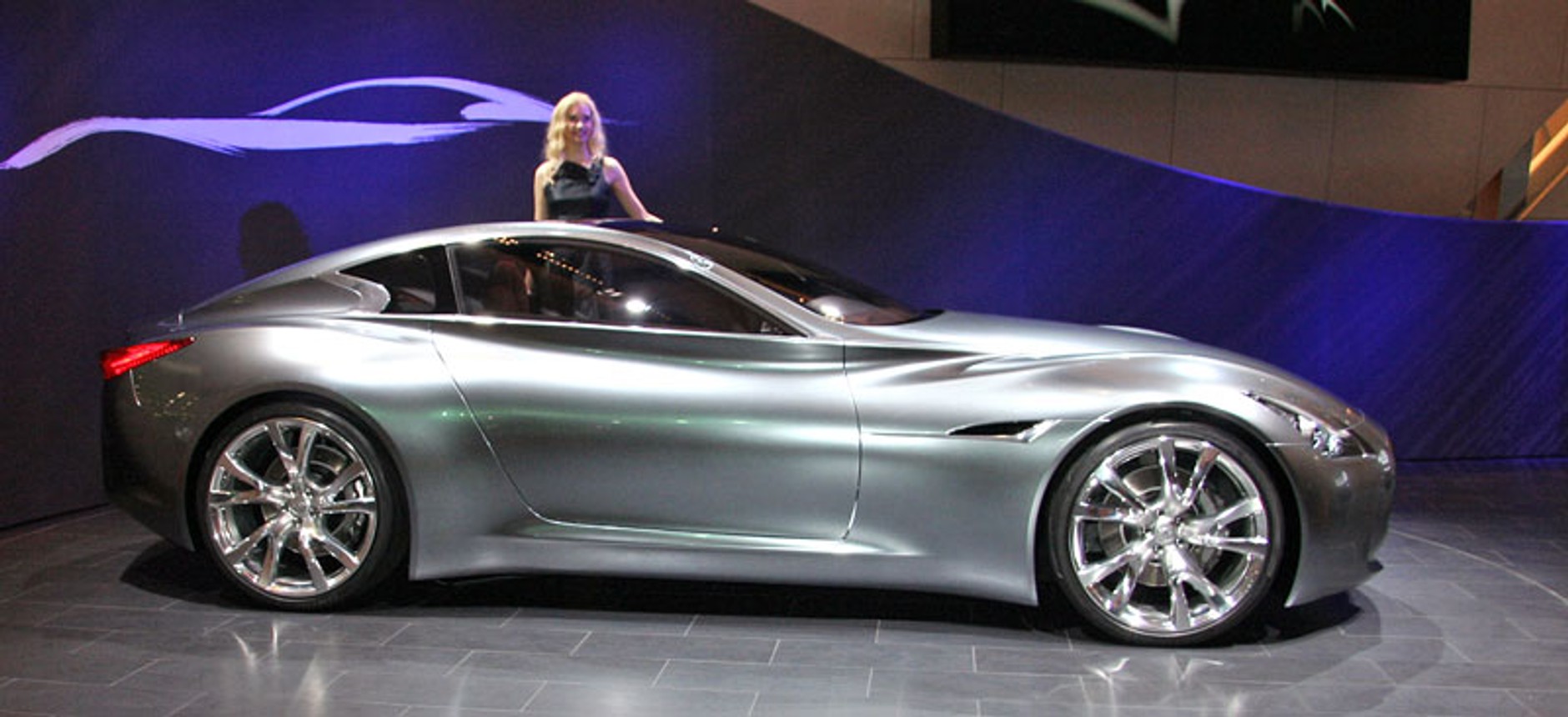 Genewa 2009: Infiniti Essence Concept (fotogaleria)