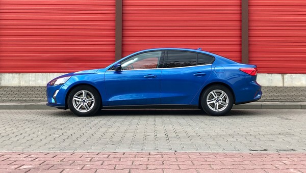 Ford Focus Sedan 1.0 EcoBoost Connected