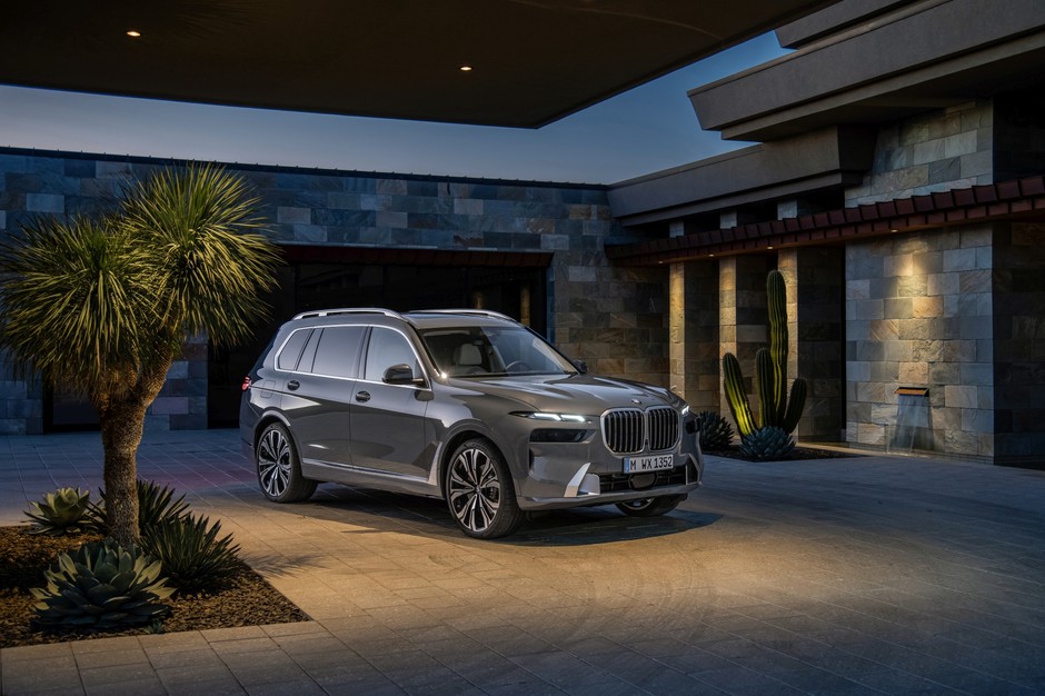 BMW X7 2022. Lifting