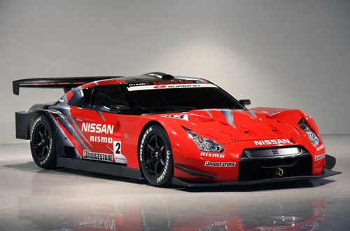 Nissan GT-R GT500 - w nowych barwach fabrycznych
