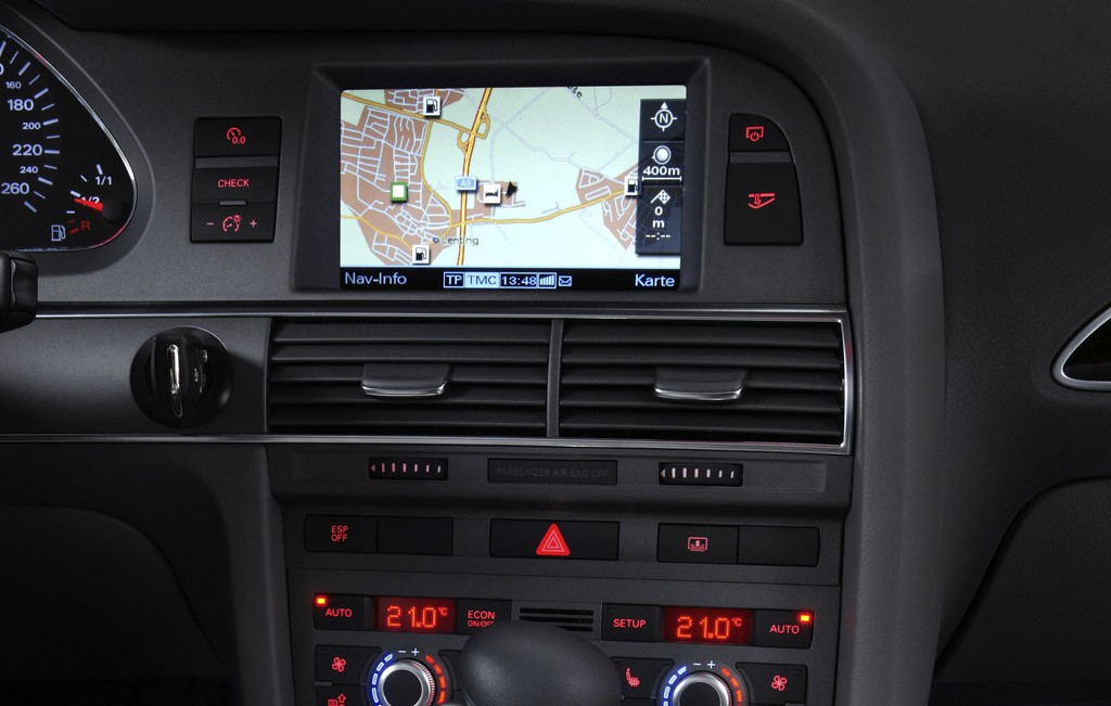 Fabryczna nawigacja: Kto kupił, ten głupi?