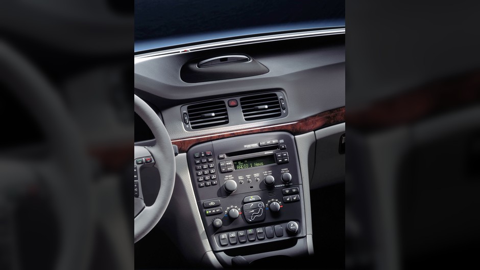 Volvo S80 I - lata produkcji 1998-2006, opisywane wersje 
2.4D i 2.5 TDI