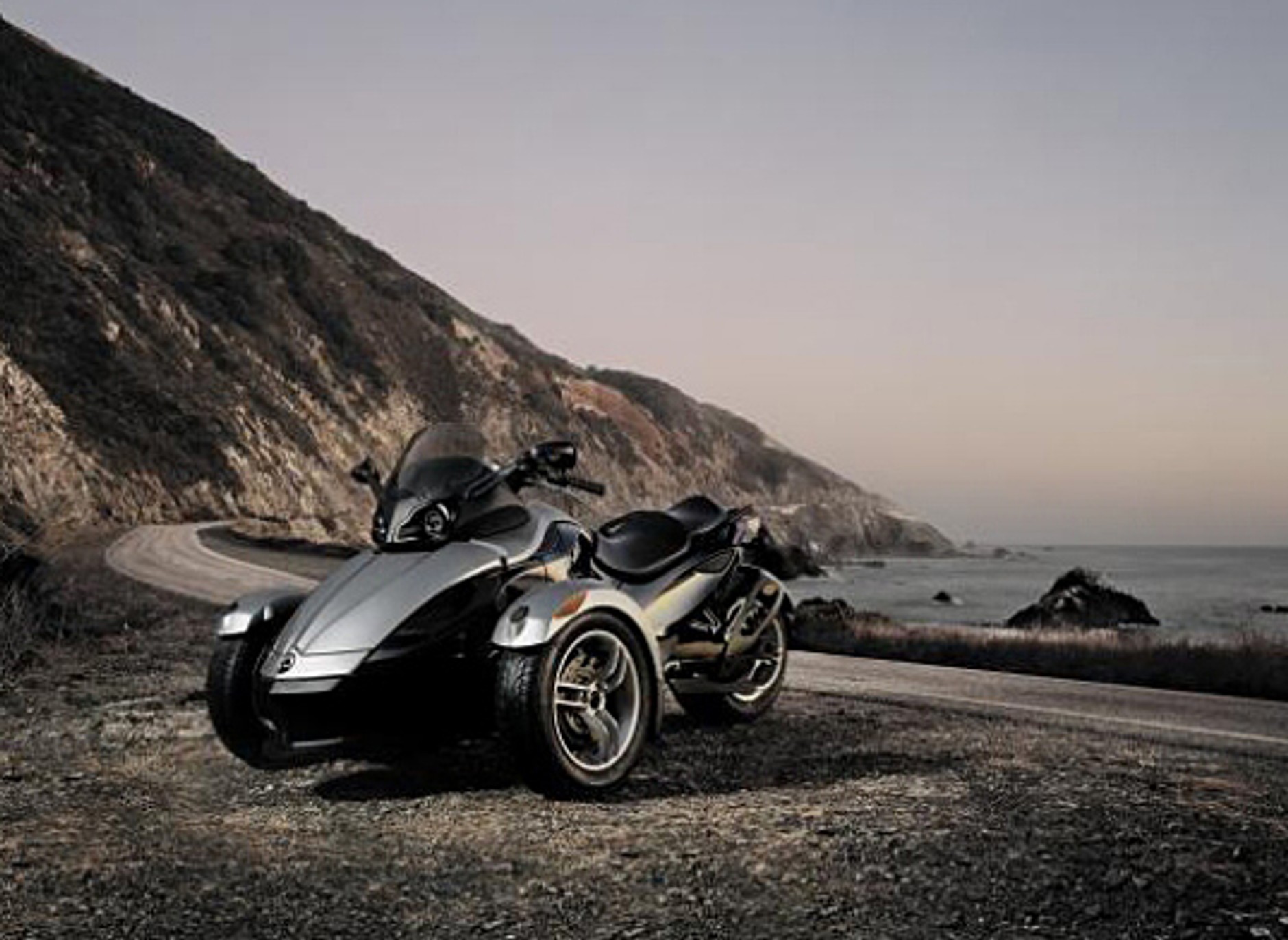 BRP Can-Am Spyder: nowy rozmiar roadstera