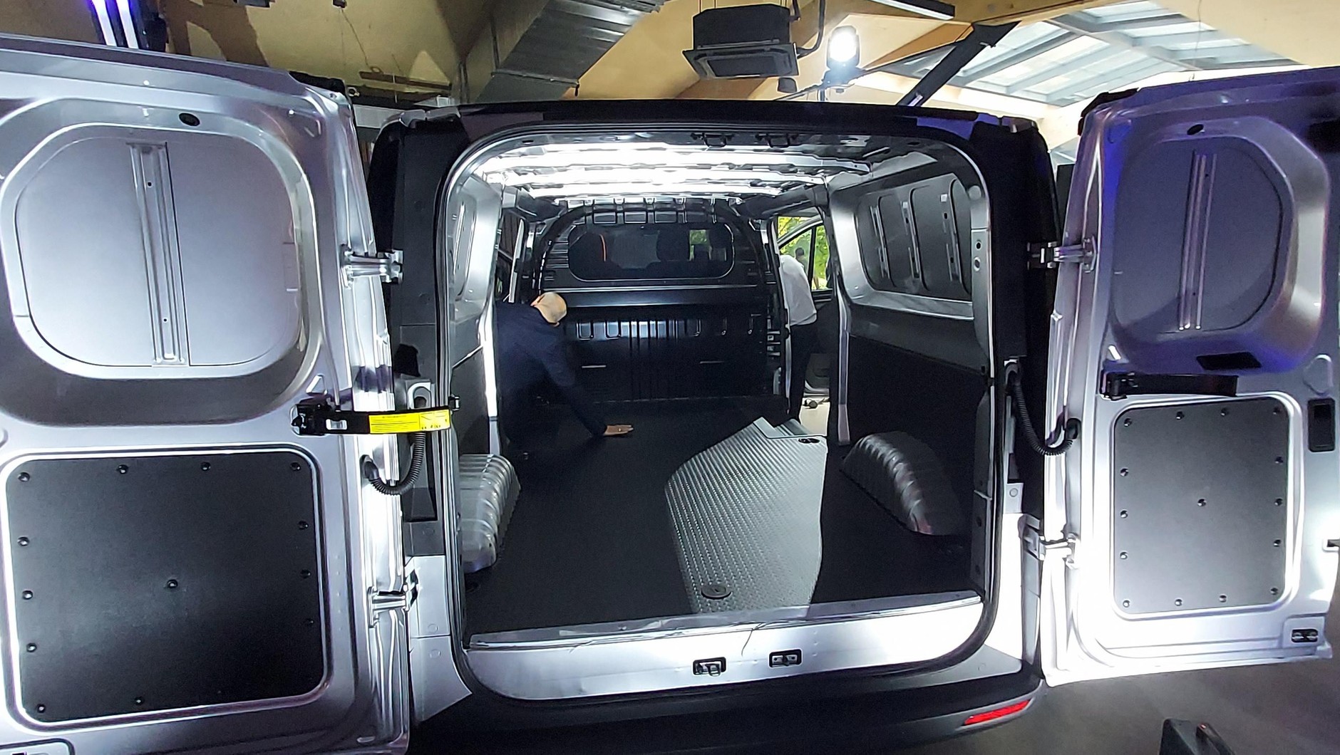 Maxus e-DELIVER 7