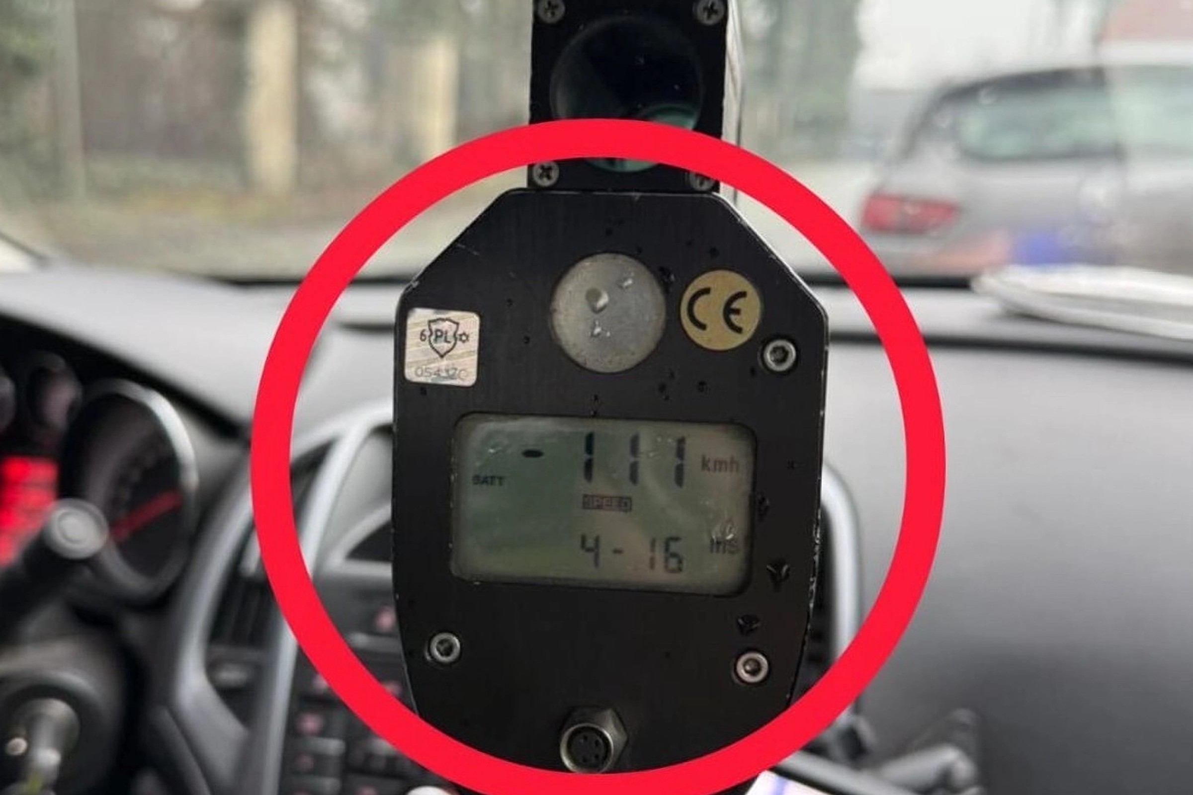 48-latka z clio została "popchnięta przez diabła". Straciła prawo jazdy i 2000 zł