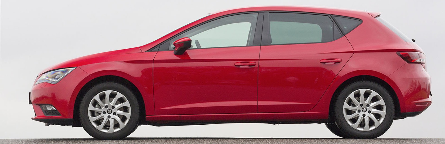 W salonie Seat Leon jest o ponad 7000 zł tańszy od Golfa.