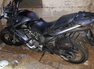 Kradli motocykle, a potem ukrywali je w kurniku