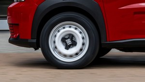 Białe stalówki znów na topie. To motoryzacyjny powrót do przeszłości