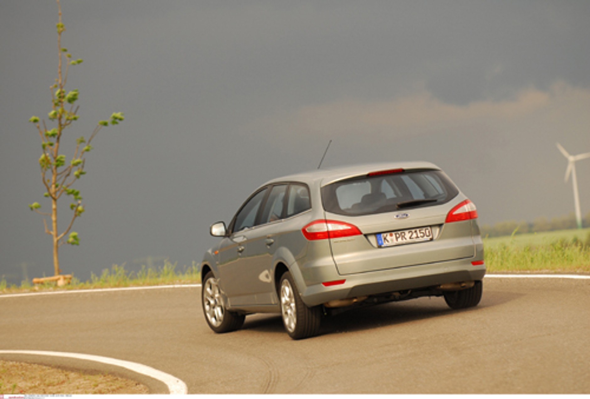 Ford Mondeo Kombi 2.5T - Ekspresowe kombi