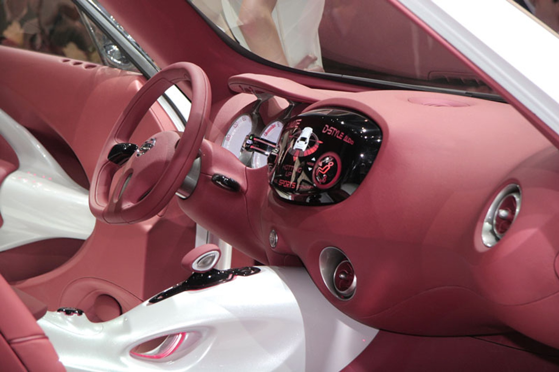 Genewa 2009: Nissan Qazana – terenowa żaba