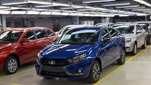 Renault tak łatwo nie zrezygnuje z Rosji. Rozważa opcję powrotu "za rubla"