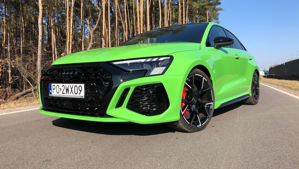 Nowe Audi RS3 Limousine to kompaktowy supersamochód. Duży silnik i te osiągi!