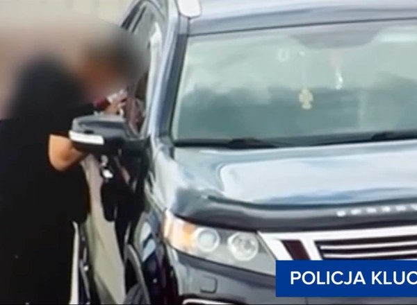 24-latka zostawiła dziecko w nagrzanym aucie. Chciała kupić spodnie