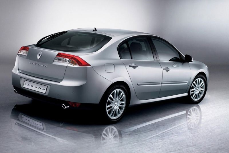 Nowy Renault Laguna – zaskakujący design (pierwsze zdjęcia)