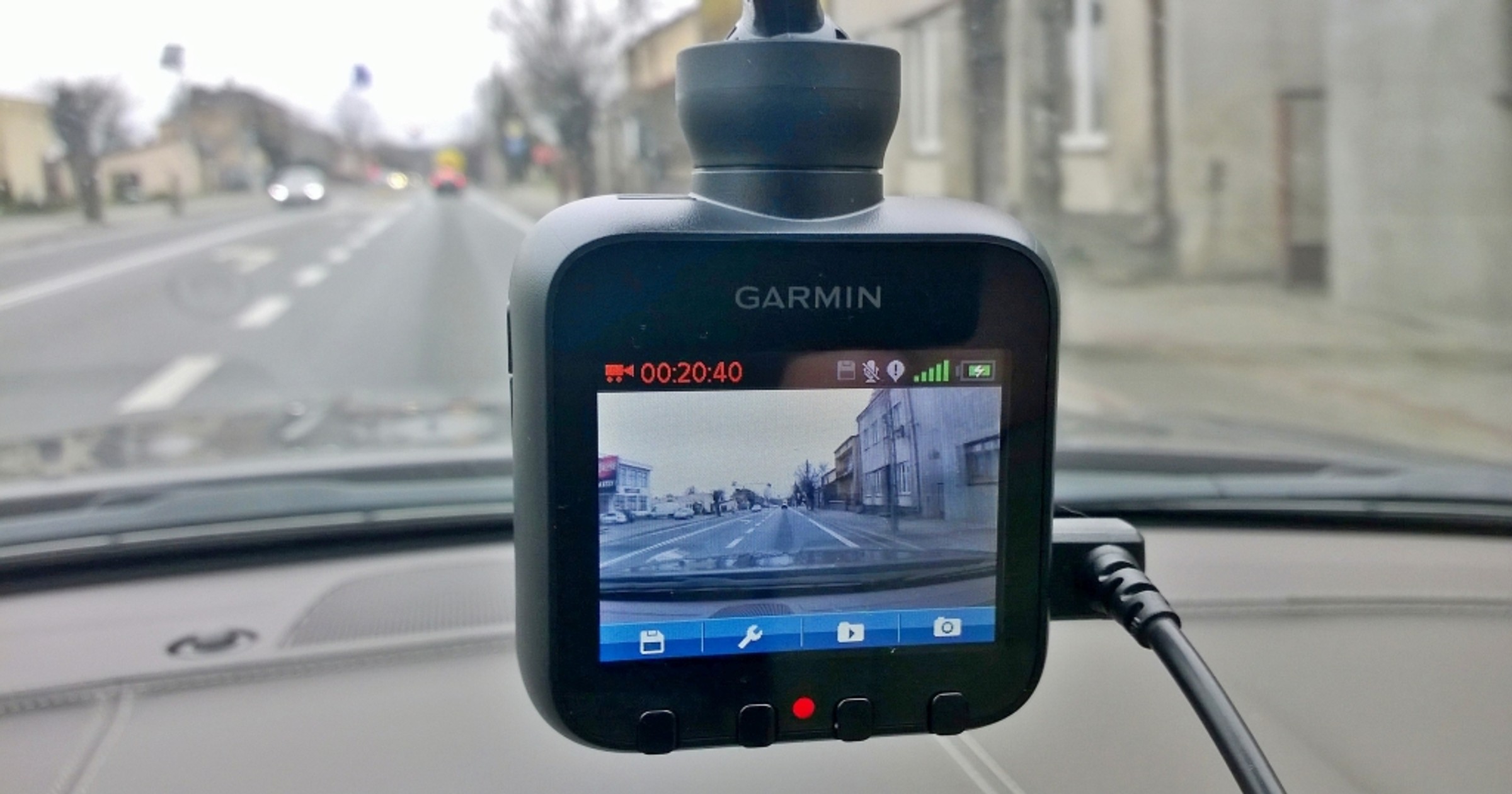 Jak wybrać dobrą kamerę do samochodu?