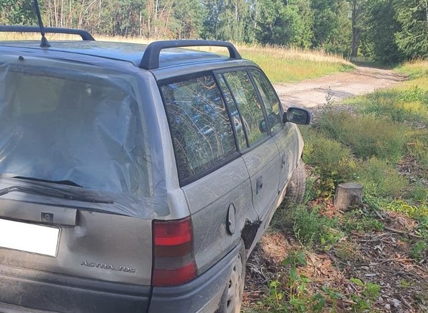 Uciekał przed policją. Funkcjonariusze zdziwili się, gdy zobaczyli kto prowadził