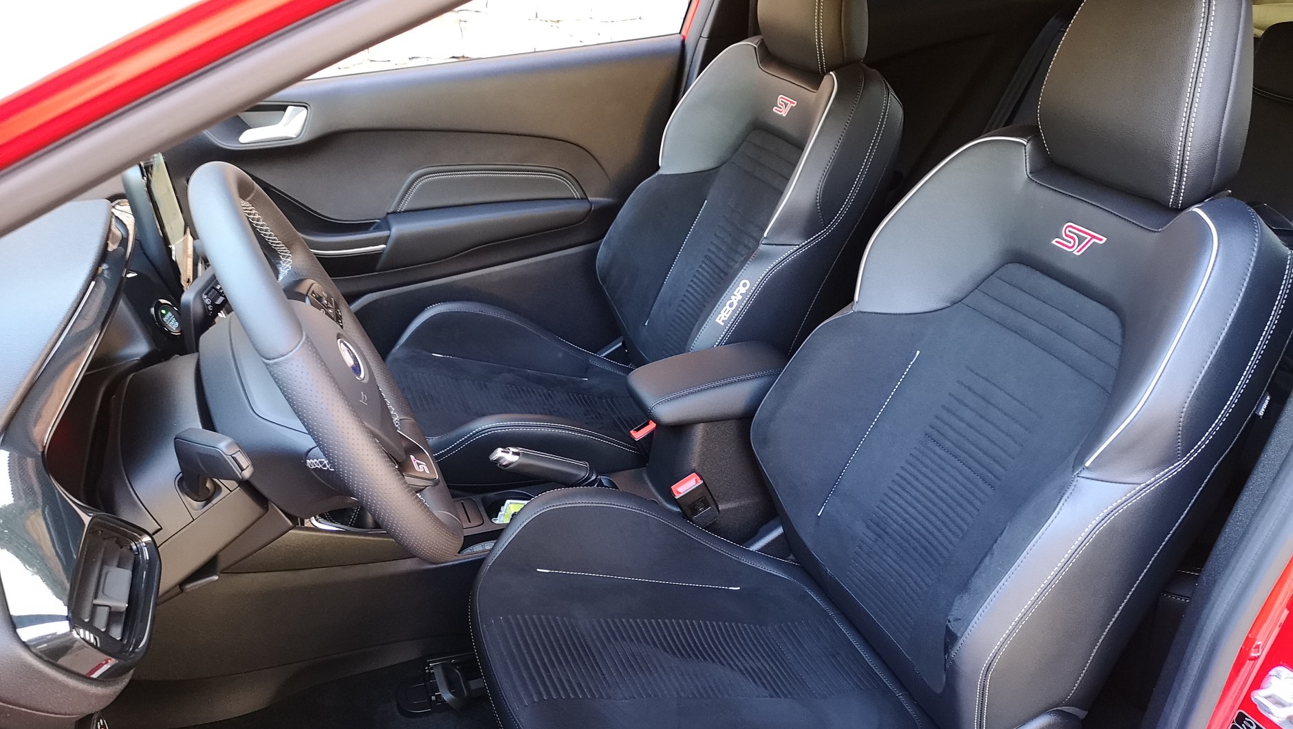 Ford Fiesta ST - świetne fotele Recaro. Świetne jeśli nie jesteście zbyt otyli