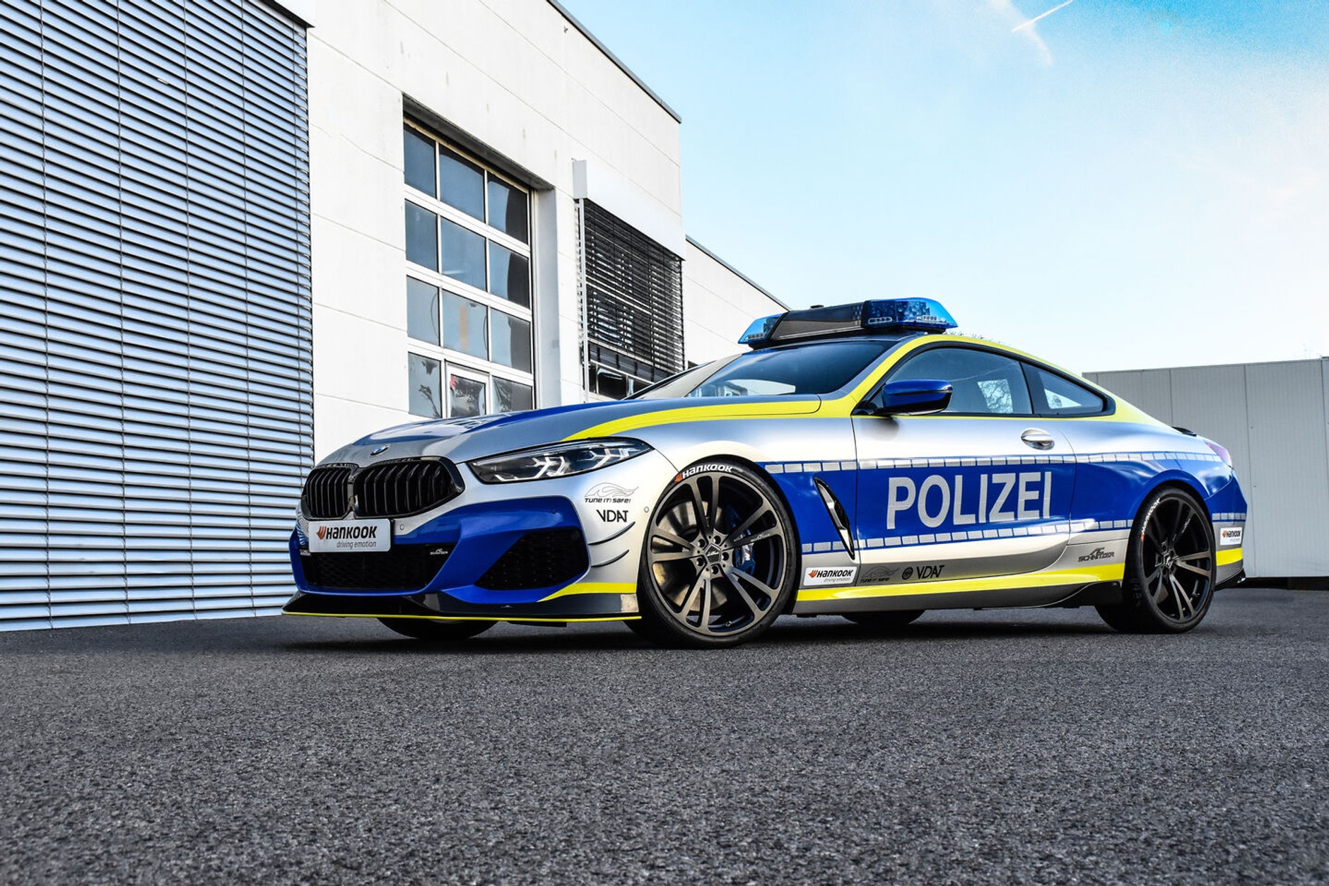 Policyjne BMW M850i AC Schnitzer