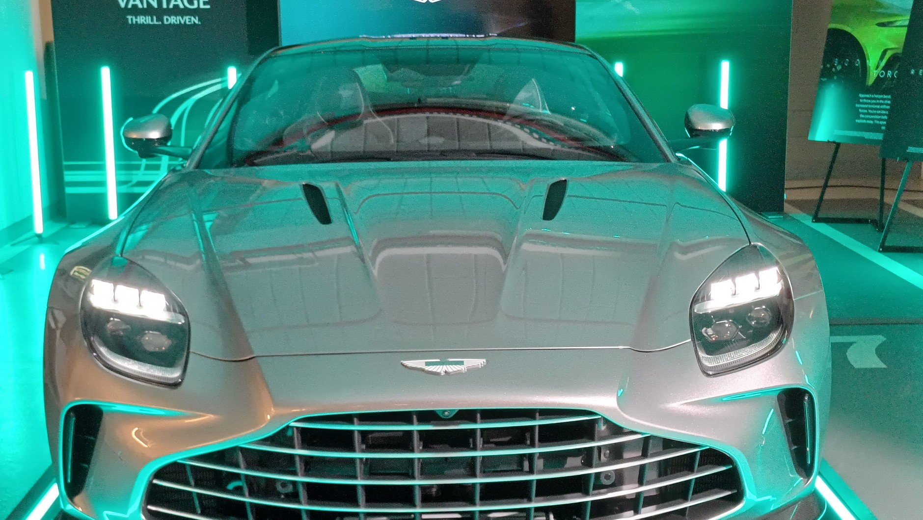 Aston Martin Vantage 2024