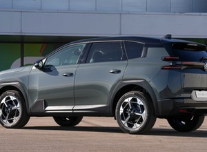 Nowy Citroen C5 Aircross ma już polskie ceny. Hybryda 1.2 od 132 tys. 900 zł