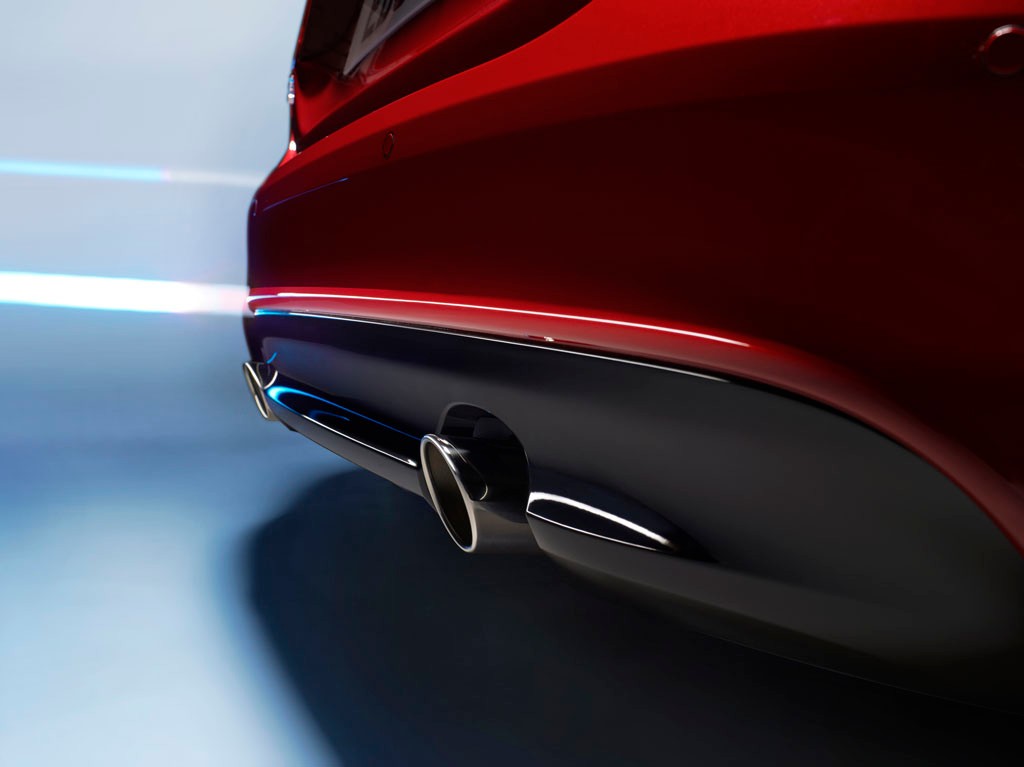 Jaguar XE - Drżyjcie Bawarczycy