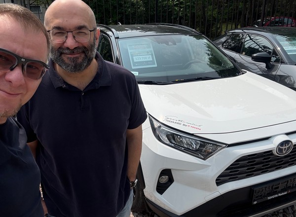 Szukaliśmy używanej Toyoty RAV4 i już wiemy: to obiekt spekulacyjny