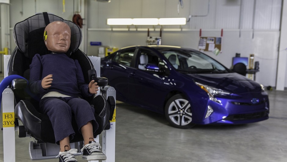 Z Toyotą łatwiej dbać o bezpieczeństwo dzieci