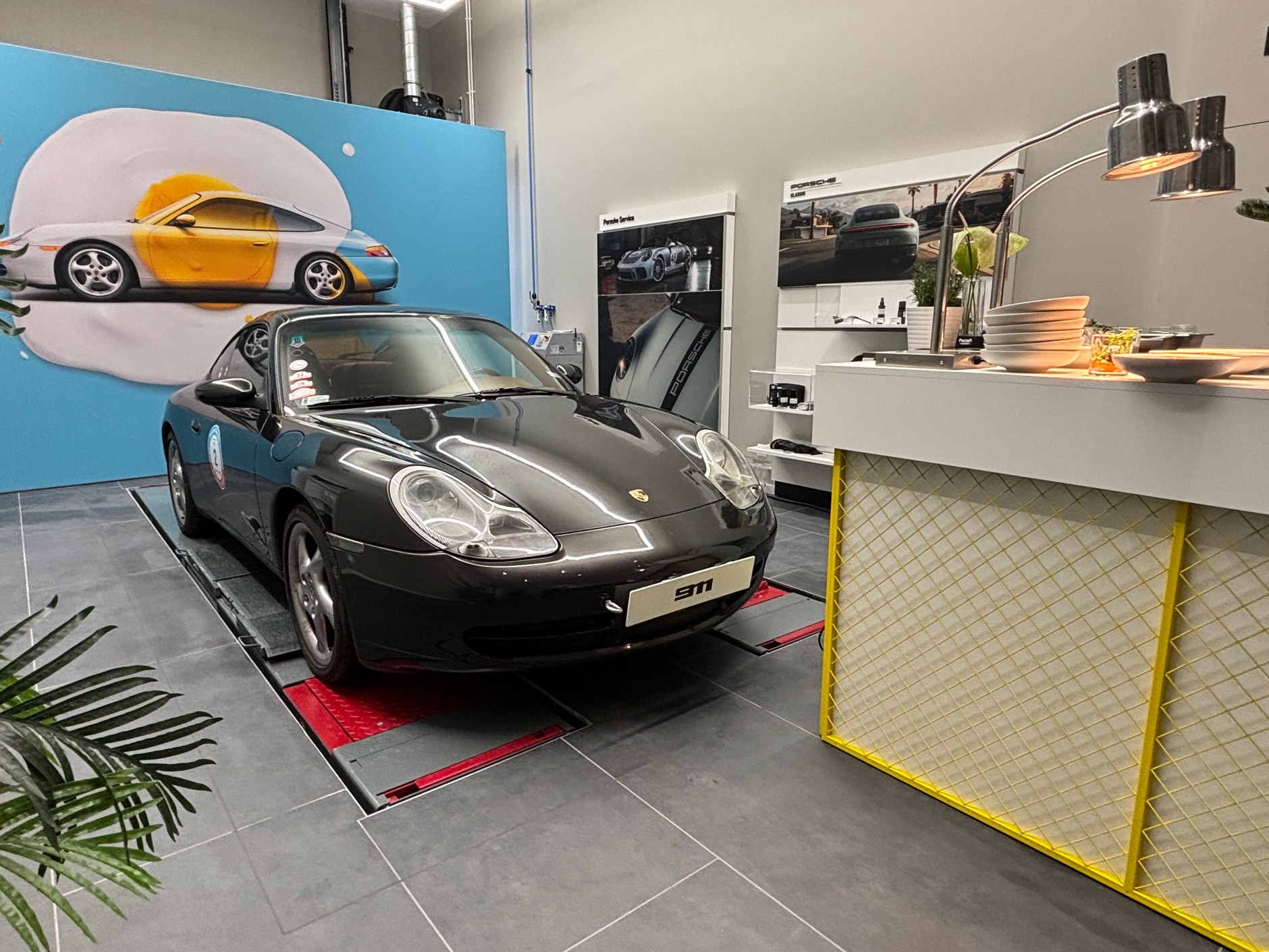 Premiera Cayenne Electric w Porsche Centrum Warszawa Wawer