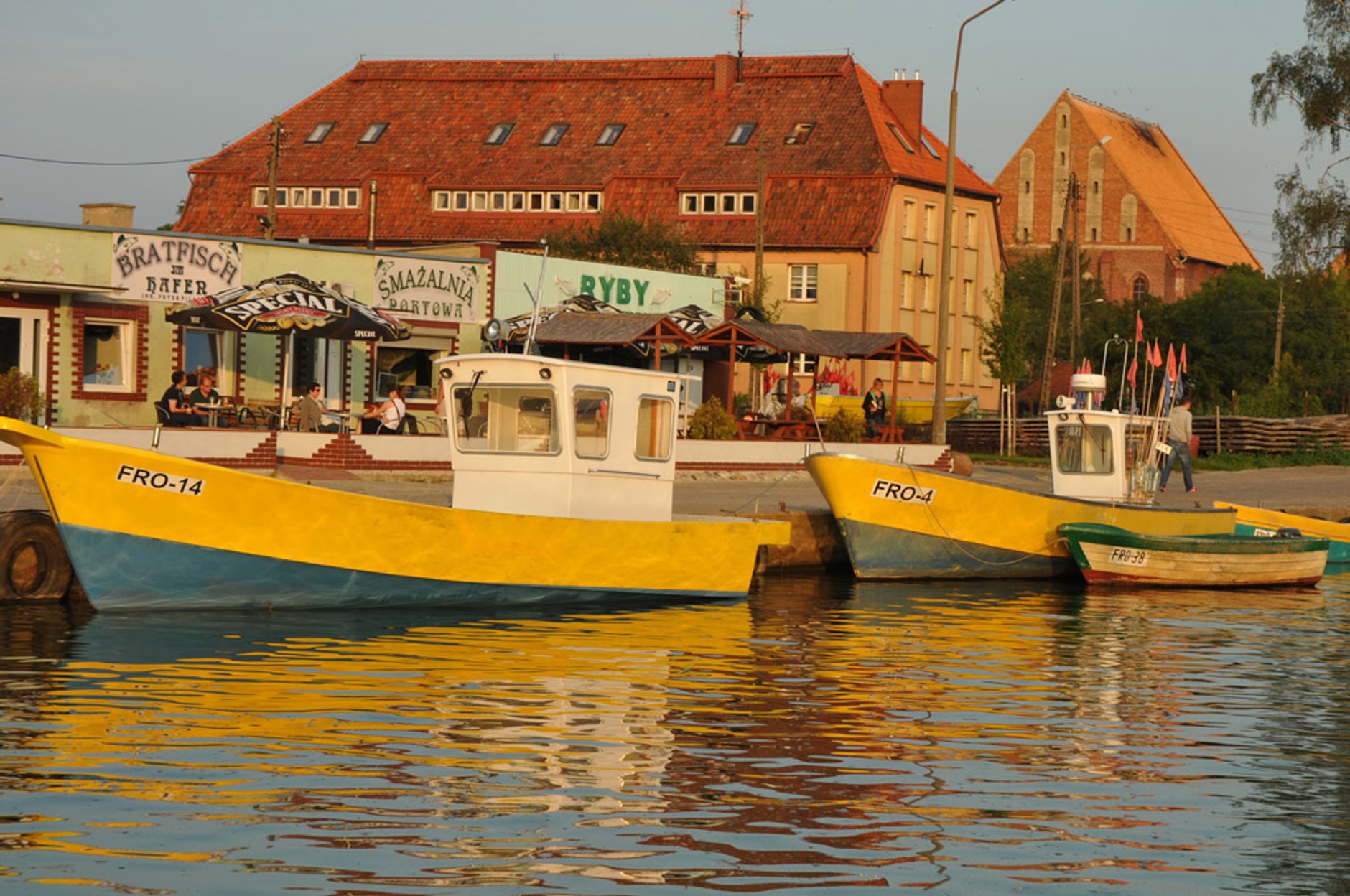 4x4 Family Adventure: baza pod namiotami