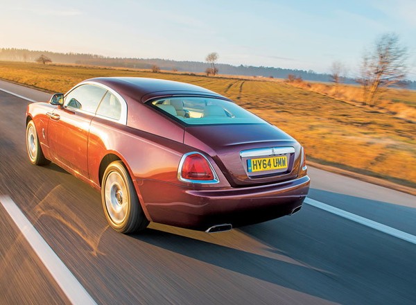 Dwa spalinowe modele Rolls-Royce'a ustępują miejsca "elektrykowi". Zastąpi je Spectre