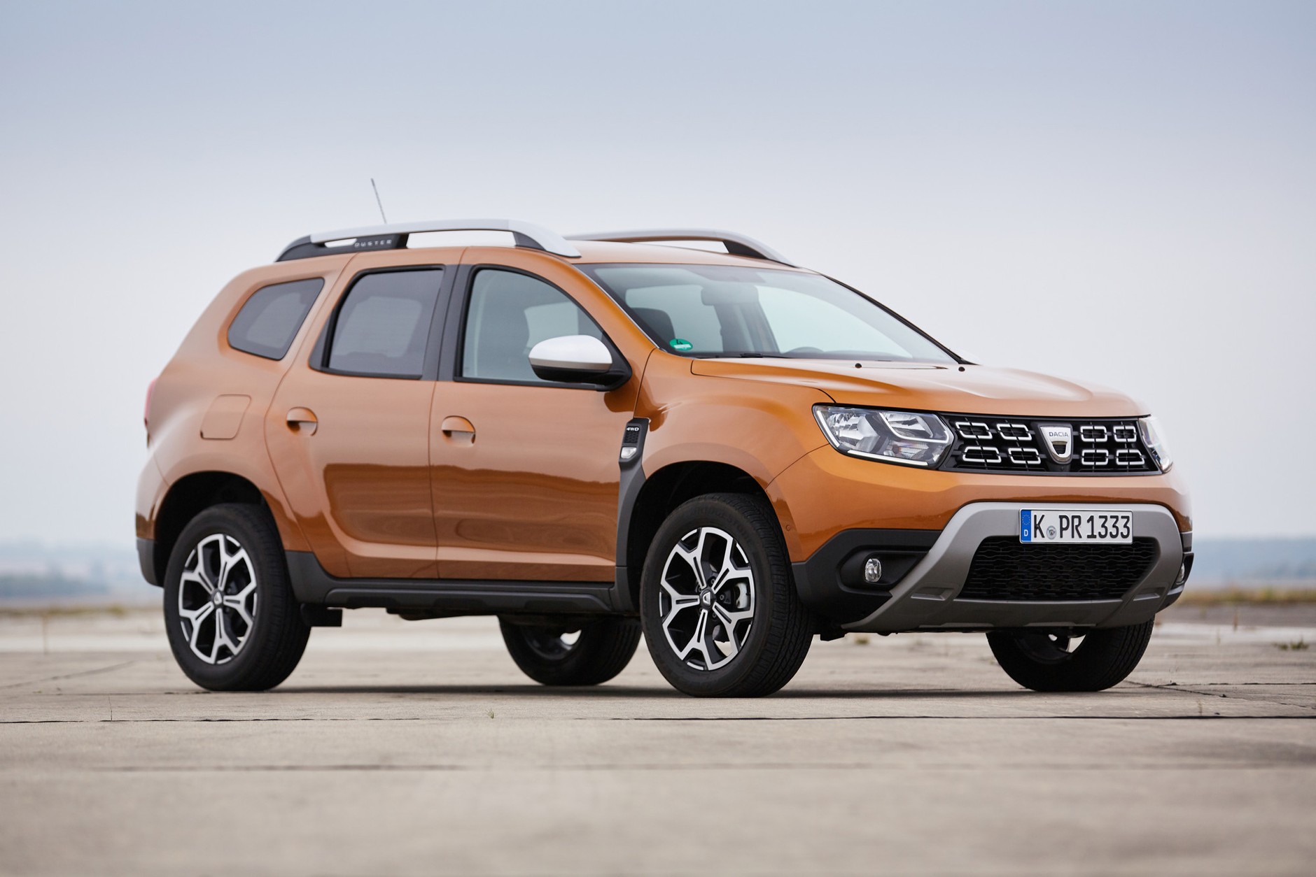 Dacia Duster miała być budżetowym samochodem. Okazuje się, że na rynku wtórnym wcale taka budżetowa nie jest. Docenia się ją za bezawaryjność i zdolności terenowe