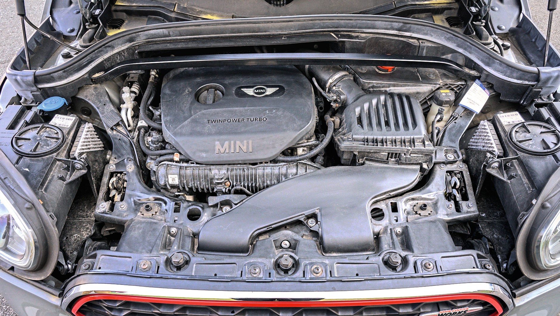 Mini Countryman: czterocylindrowy, doładowany silnik 2.0 zapewnia świetne osiągi.