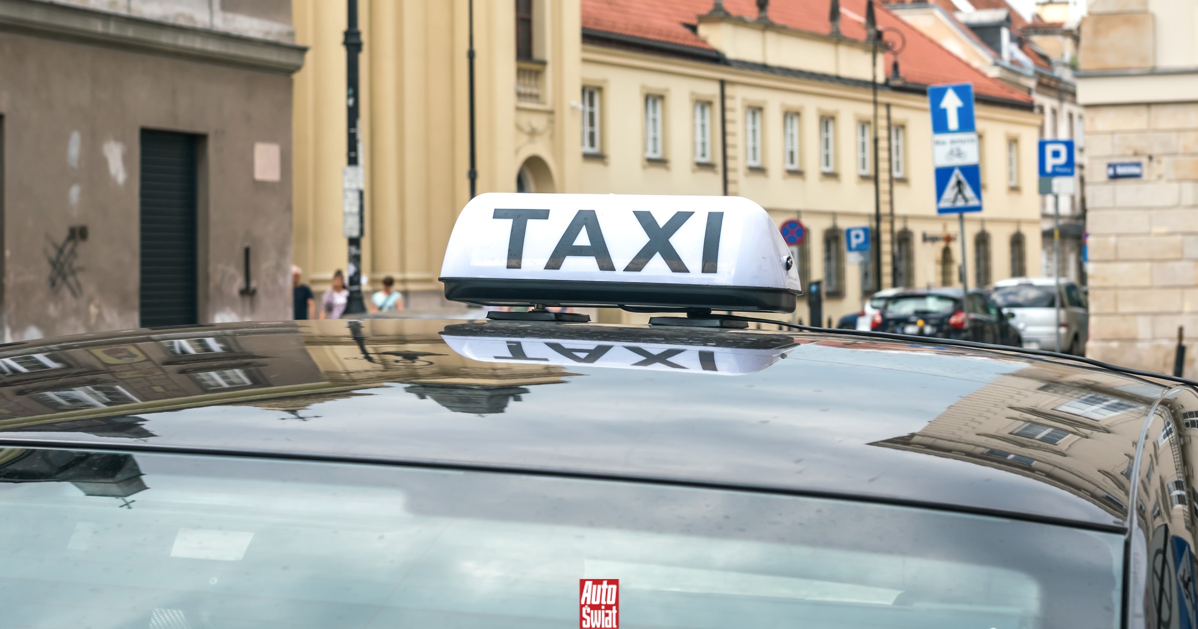 Taksówkarz otrzymał podejrzane zlecenie. Razem z policją przechytrzył oszustów