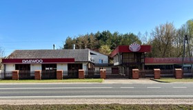 Opuszczony salon Daewoo przetrwał do dziś