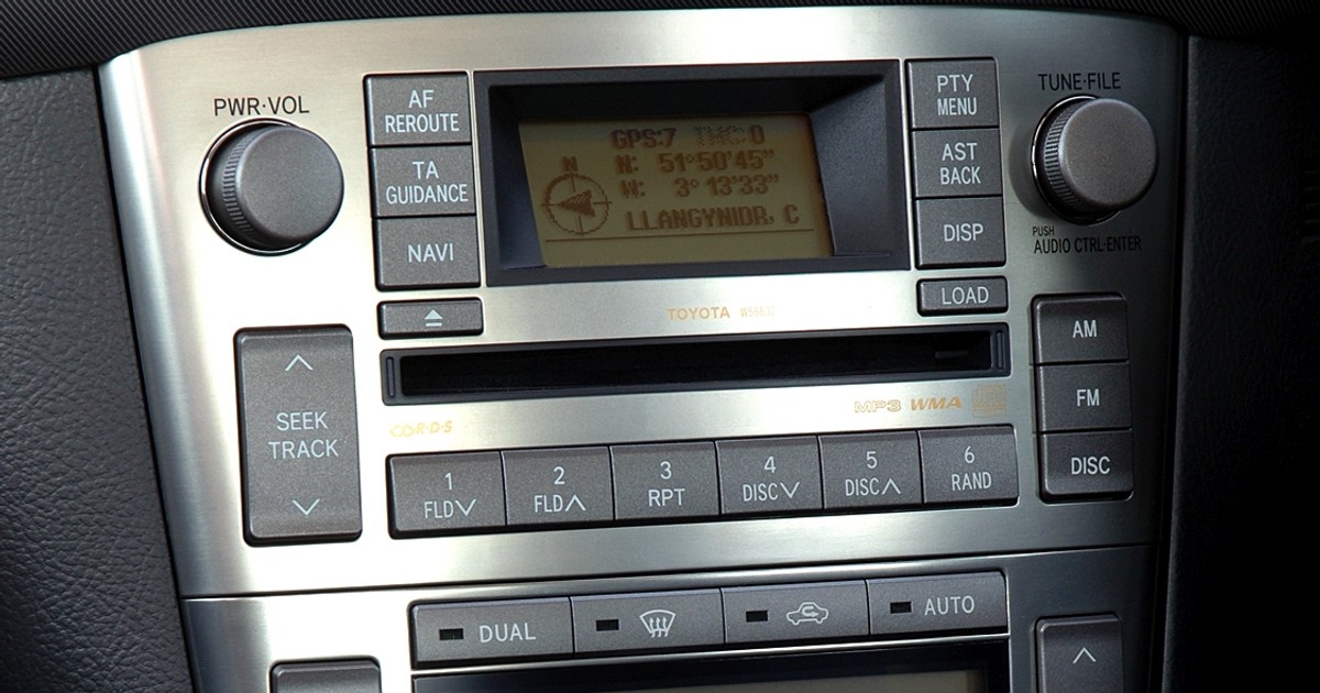 Masz radio w aucie firmowym? Musisz zapłacić abonament RTV