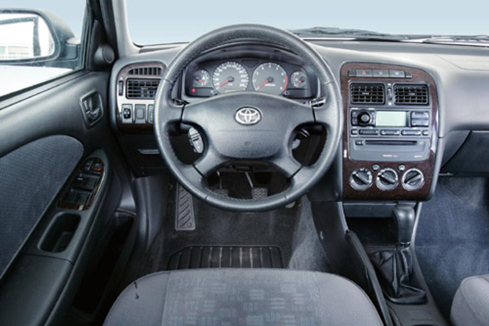 Honda Accord, Mazda 626, Nissan Primera, Toyota Avensis - Mocarze klasy średniej