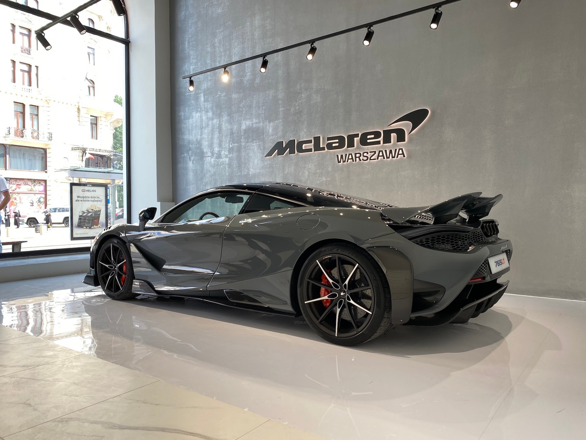 McLaren 765LT