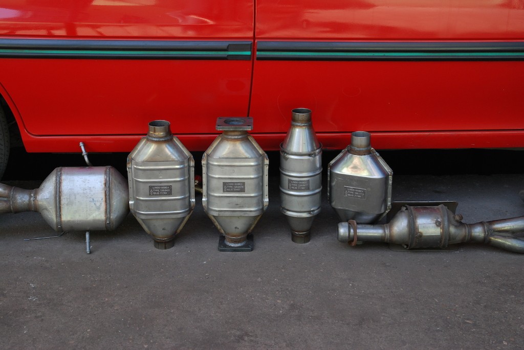 Katalizatory uniwersalne z reguły nie wystarczają, żeby przywrócić auto do stanu sprzed kradzieży.