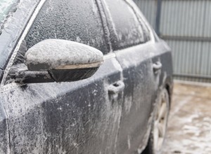 Tak będą wyglądały szyby aut w najbliższych dniach. W ten sposób sobie z tym poradzisz