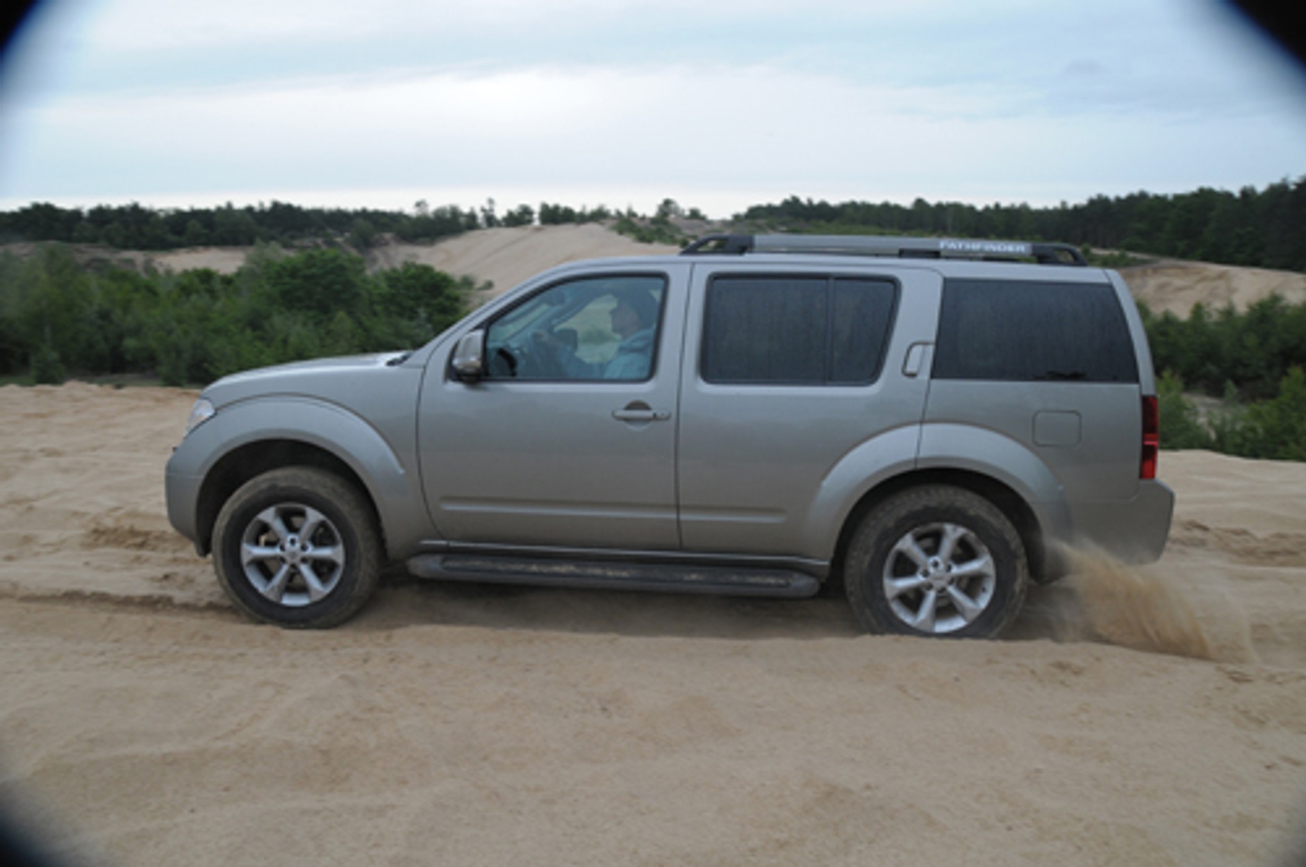 Nissan Pathfinder 2.5 dCi: Wagon sypialny