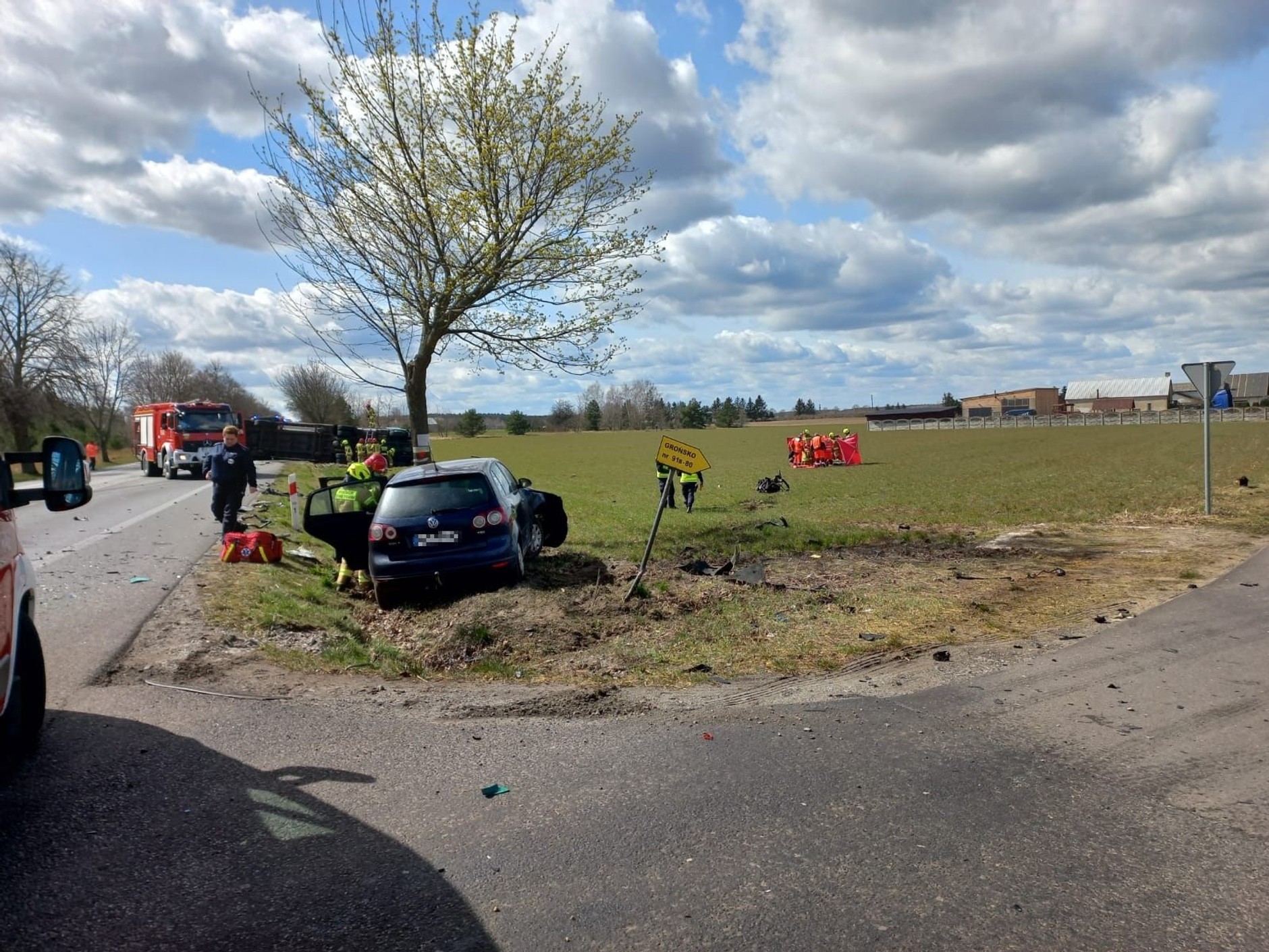 Poważny wypadek na DK92 pod Grońskiem. Trasa była zablokowana kilka godzin