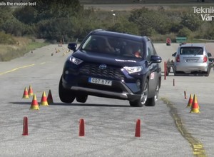 Toyota poprawia RAV4, by zdać test łosia