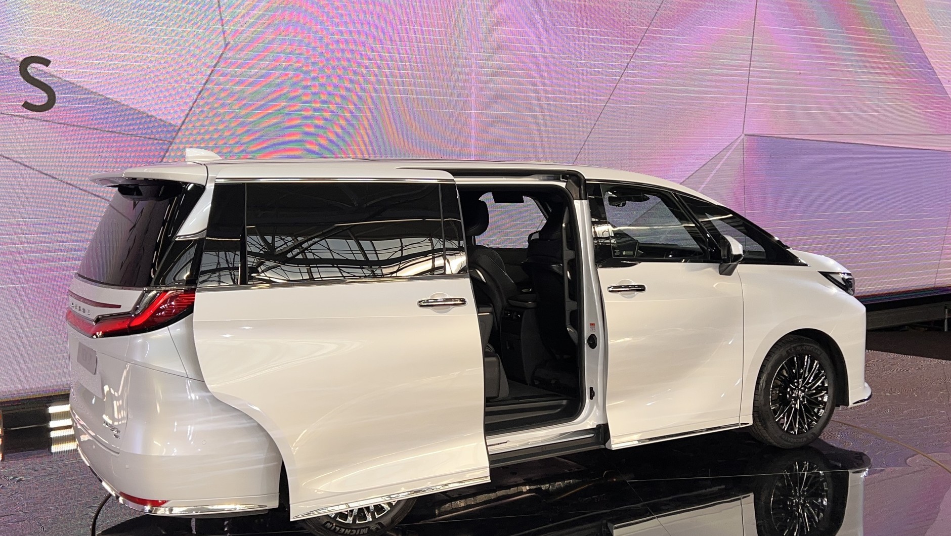 Lexus LM (druga generacja; od 2023 r.)