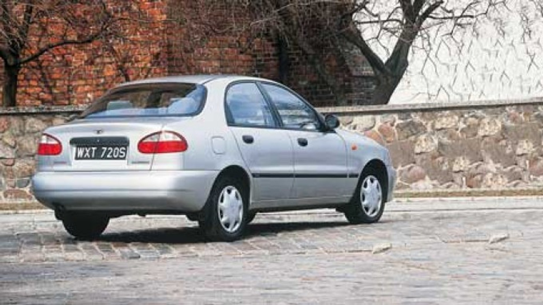 Szukamy auta za kilka tysięcy złotych. Najlepsze oferty z rynku aut używanych