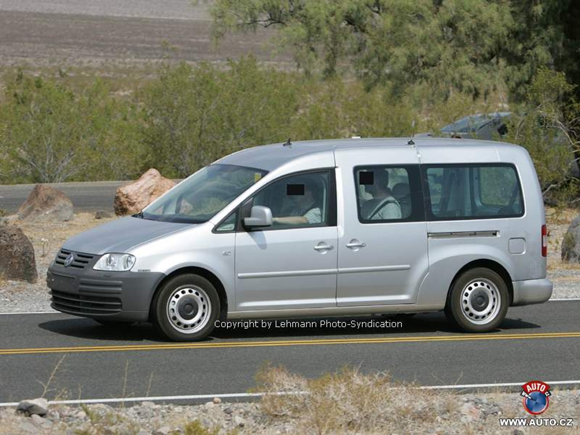Spy Photos: Volkswagen Sharan
