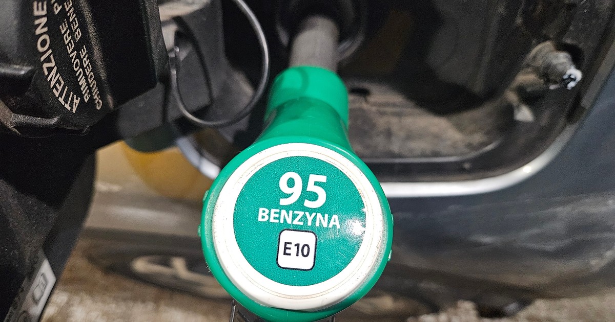 Tankowanie, benzyna E10